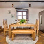 The Gilpin Farmhouse, District Getaway - Ridgestone * Levens