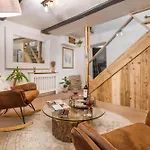 The Gilpin Farmhouse, District Getaway - Ridgestone