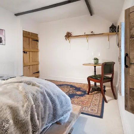 The Gilpin Farmhouse, District Getaway - Ridgestone * 利文斯