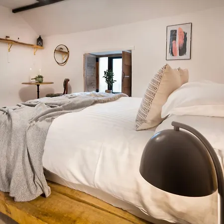 The Gilpin Farmhouse, District Getaway