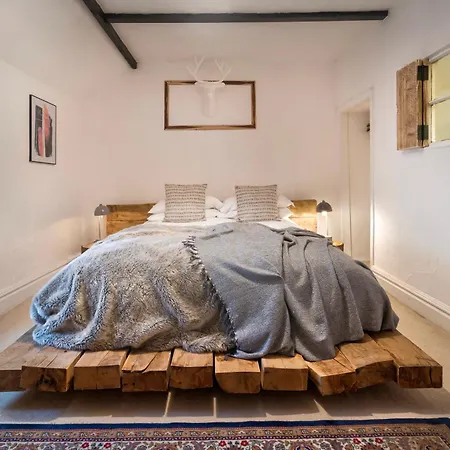 The Gilpin Farmhouse, District Getaway *