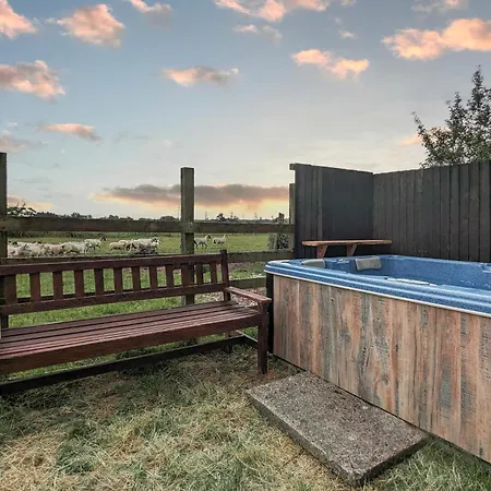 The Gilpin Farmhouse, District Getaway Holiday home *
