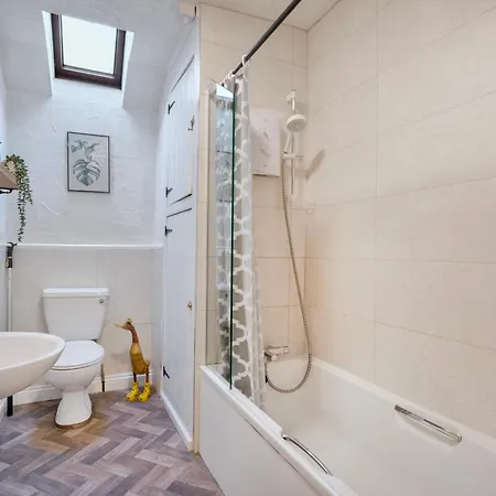 The Gilpin Farmhouse, District Getaway - Ridgestone *